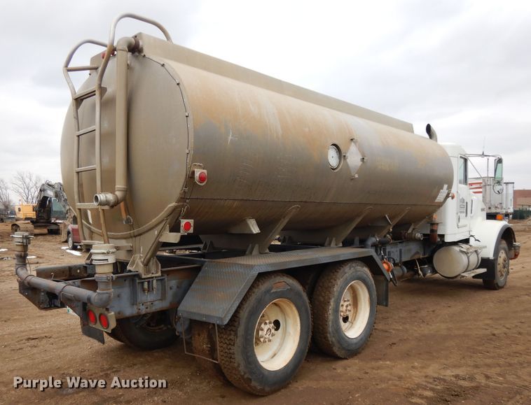 image for item DF5973 1988 Kenworth T800 tank truck