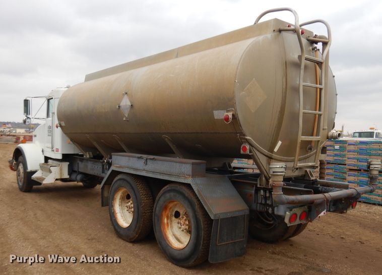 image for item DF5973 1988 Kenworth T800 tank truck