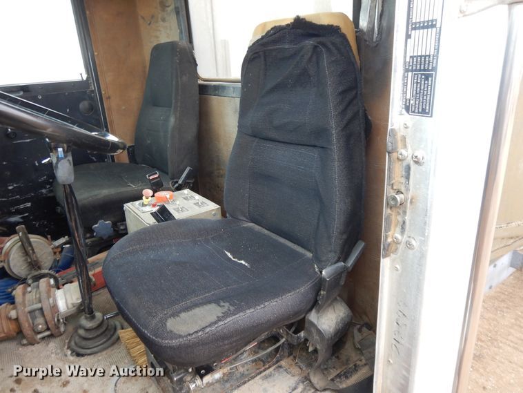 image for item DF5973 1988 Kenworth T800 tank truck