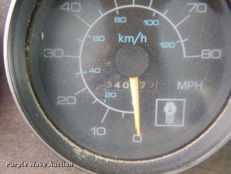 image for item DF5973 1988 Kenworth T800 tank truck