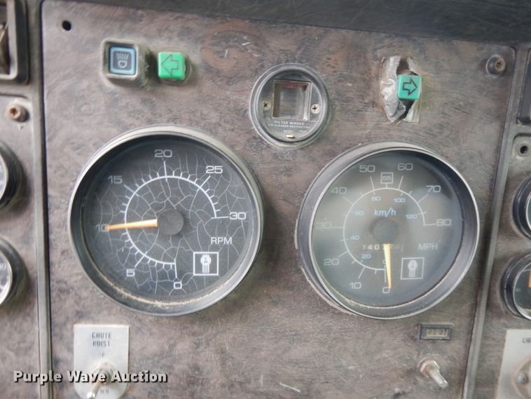 image for item DF5973 1988 Kenworth T800 tank truck