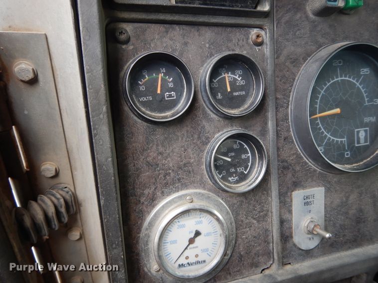 image for item DF5973 1988 Kenworth T800 tank truck