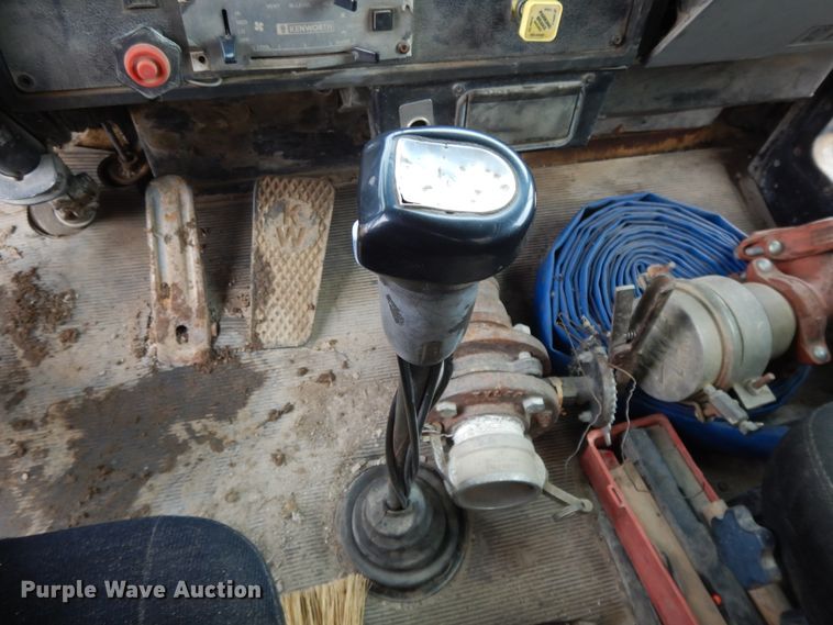 image for item DF5973 1988 Kenworth T800 tank truck