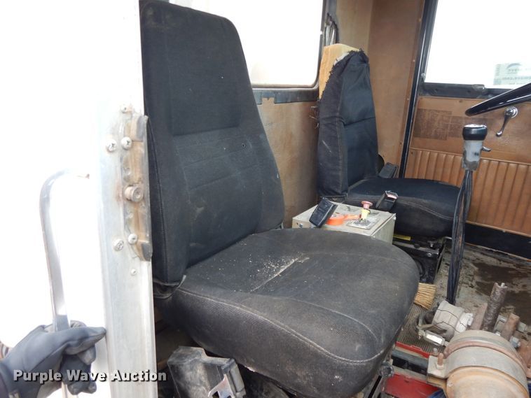 image for item DF5973 1988 Kenworth T800 tank truck