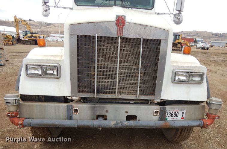 image for item DF5973 1988 Kenworth T800 tank truck