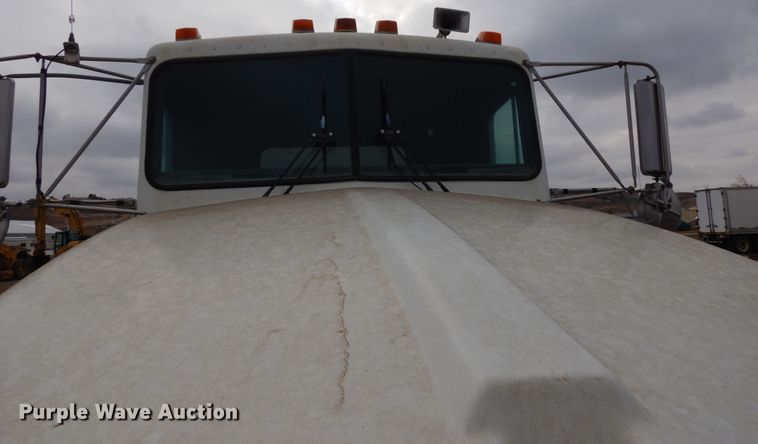 image for item DF5973 1988 Kenworth T800 tank truck