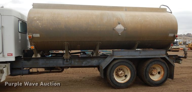 image for item DF5973 1988 Kenworth T800 tank truck