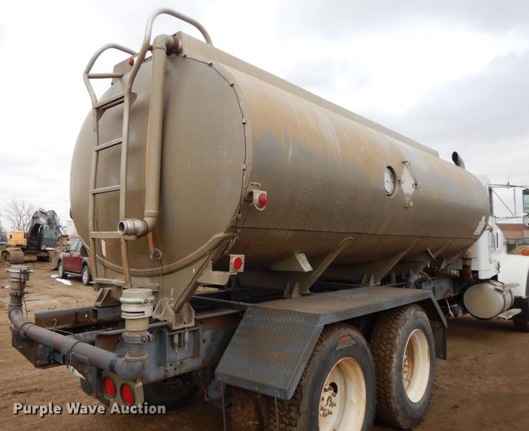 image for item DF5973 1988 Kenworth T800 tank truck