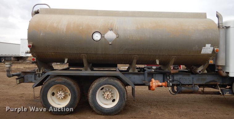 image for item DF5973 1988 Kenworth T800 tank truck