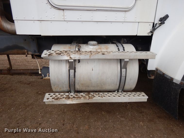 image for item DF5973 1988 Kenworth T800 tank truck