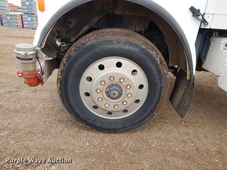 image for item DF5973 1988 Kenworth T800 tank truck