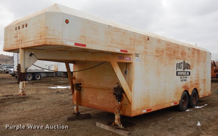 image for item DF5974 2005 Mobridge 8X30GN enclosed cargo trailer