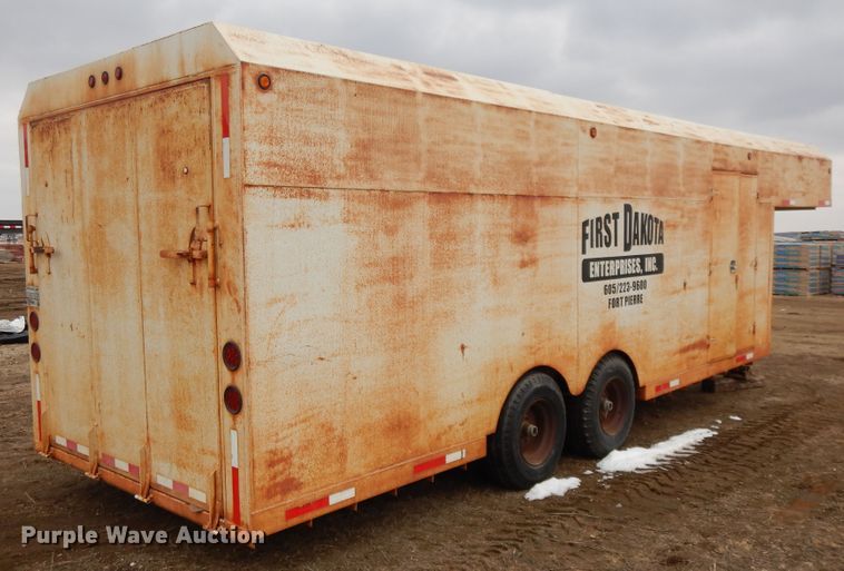 image for item DF5974 2005 Mobridge 8X30GN enclosed cargo trailer