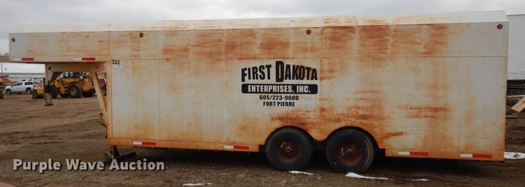 image for item DF5974 2005 Mobridge 8X30GN enclosed cargo trailer
