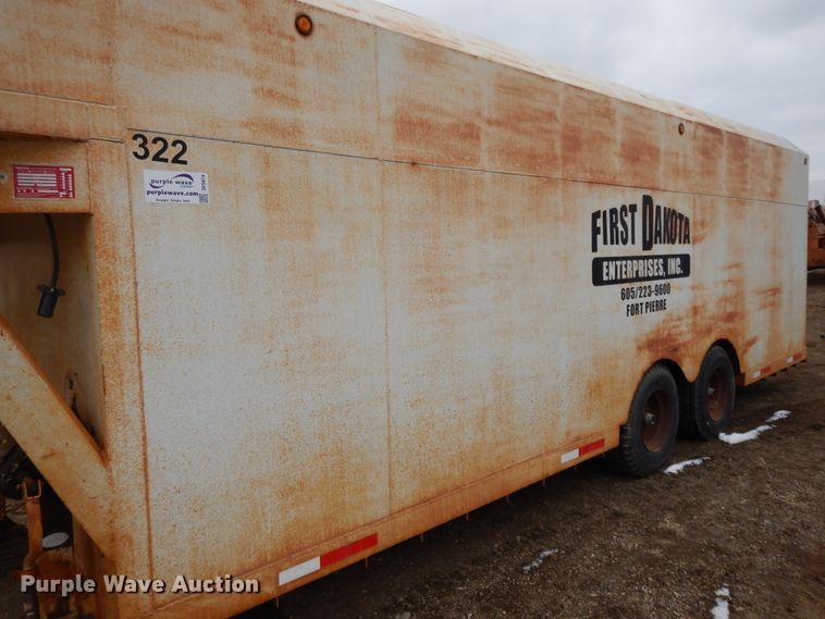 image for item DF5974 2005 Mobridge 8X30GN enclosed cargo trailer