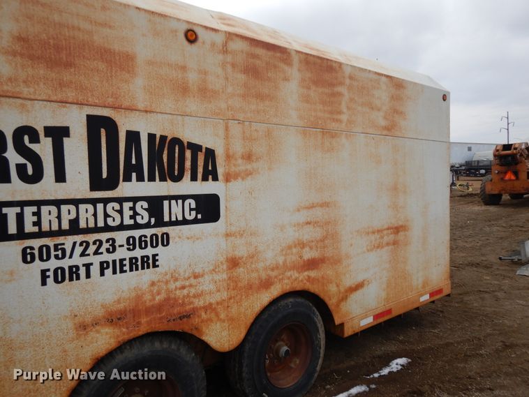 image for item DF5974 2005 Mobridge 8X30GN enclosed cargo trailer