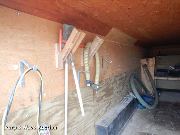 image for item DF5974 2005 Mobridge 8X30GN enclosed cargo trailer