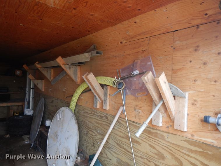 image for item DF5974 2005 Mobridge 8X30GN enclosed cargo trailer