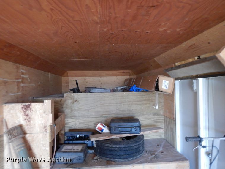 image for item DF5974 2005 Mobridge 8X30GN enclosed cargo trailer