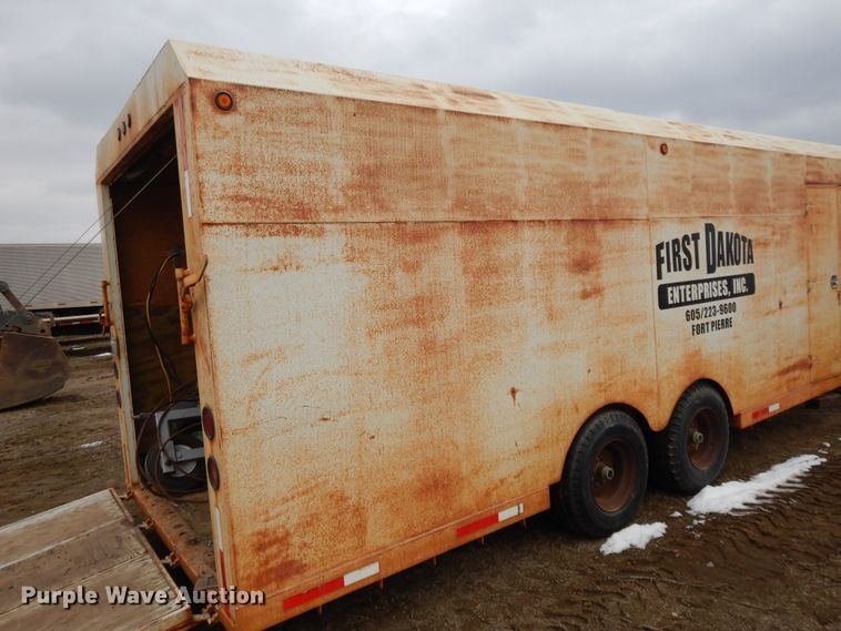 image for item DF5974 2005 Mobridge 8X30GN enclosed cargo trailer