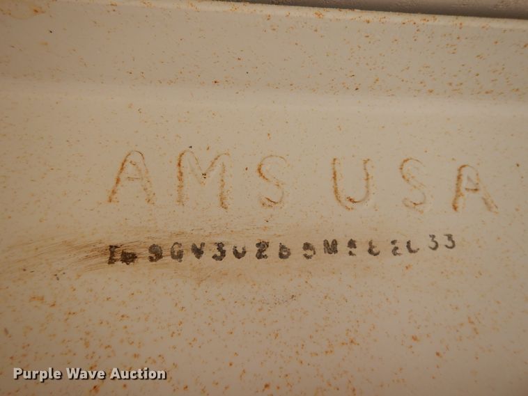 image for item DF5974 2005 Mobridge 8X30GN enclosed cargo trailer