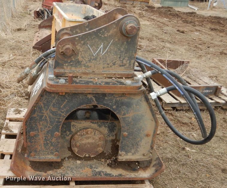 image for item DF5979 Plate compactor