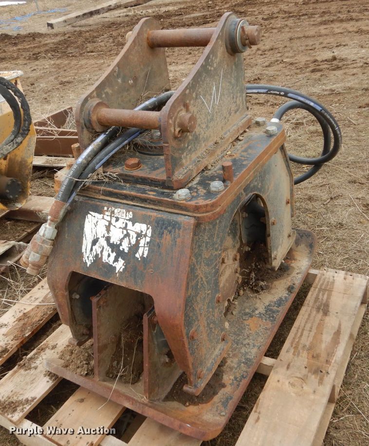 image for item DF5979 Plate compactor