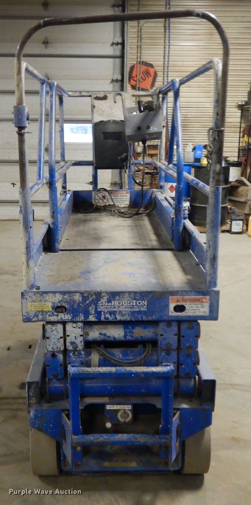 image for item DF5987 Up Right X20N scissor lift