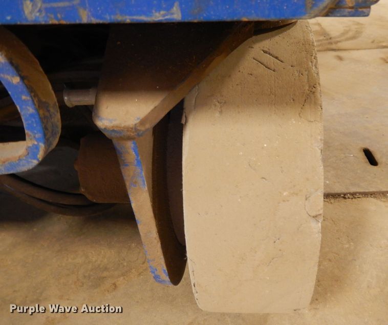 image for item DF5987 Up Right X20N scissor lift