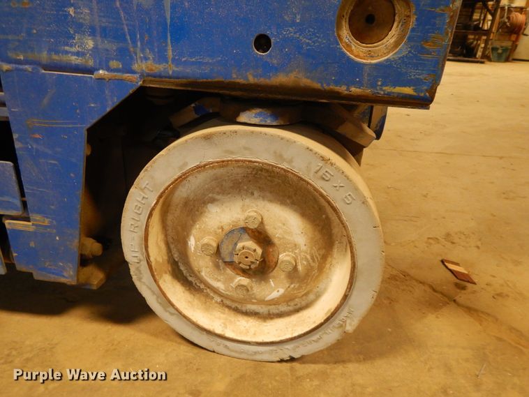 image for item DF5987 Up Right X20N scissor lift