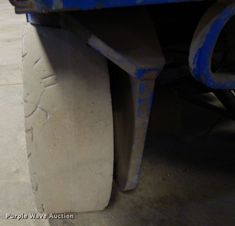 image for item DF5987 Up Right X20N scissor lift