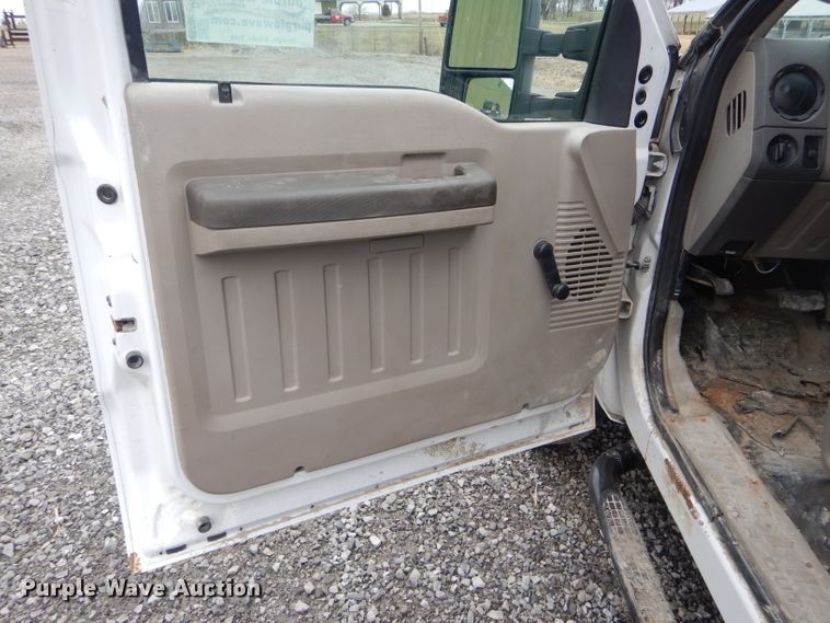 image for item DF3023 2008 Ford F450 Super Duty flatbed truck