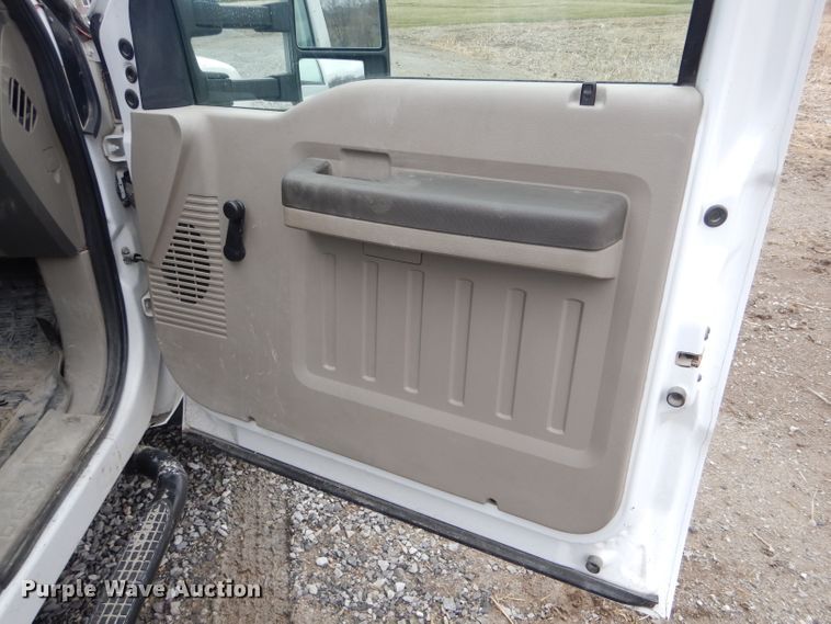 image for item DF3023 2008 Ford F450 Super Duty flatbed truck