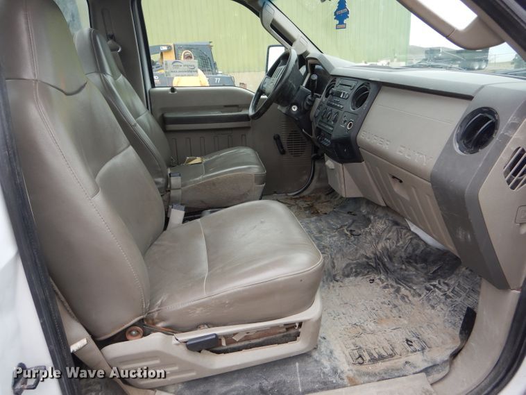 image for item DF3023 2008 Ford F450 Super Duty flatbed truck