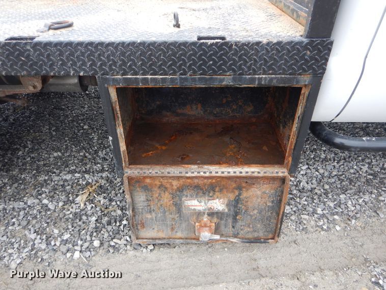 image for item DF3023 2008 Ford F450 Super Duty flatbed truck