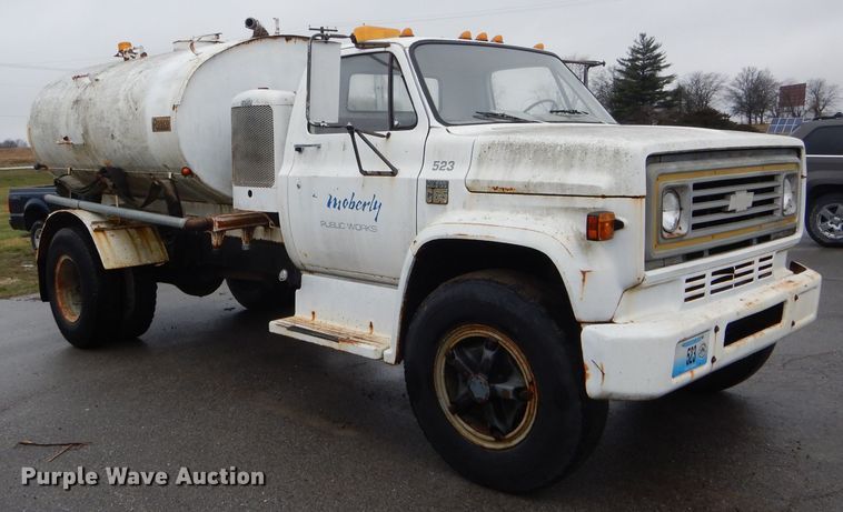 image for item DF3025 1975 Chevrolet C65 water truck