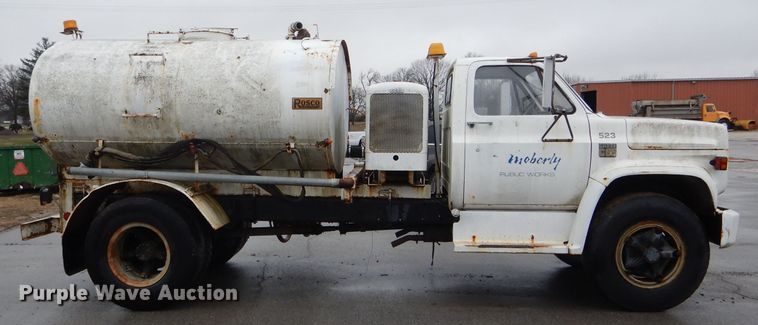 image for item DF3025 1975 Chevrolet C65 water truck