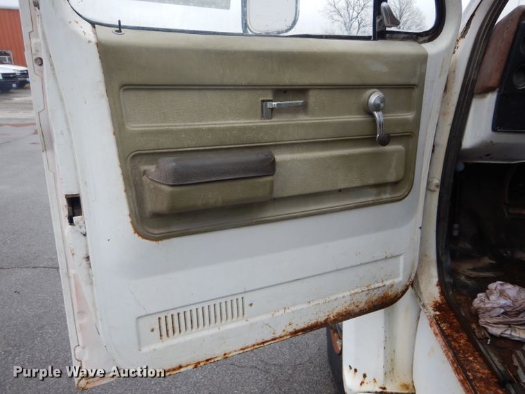 image for item DF3025 1975 Chevrolet C65 water truck