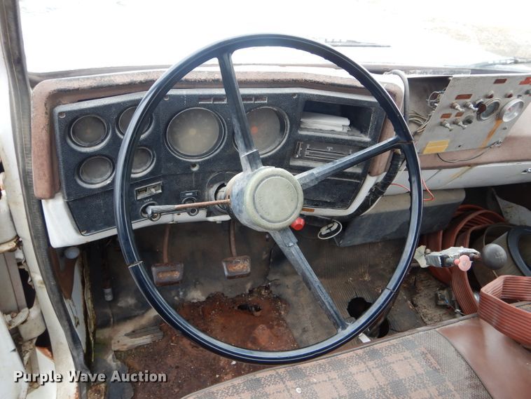 image for item DF3025 1975 Chevrolet C65 water truck