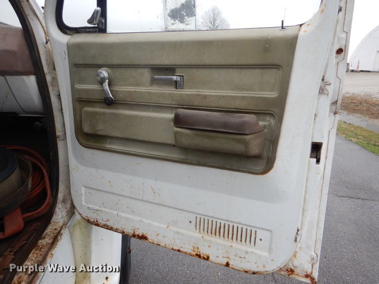 image for item DF3025 1975 Chevrolet C65 water truck