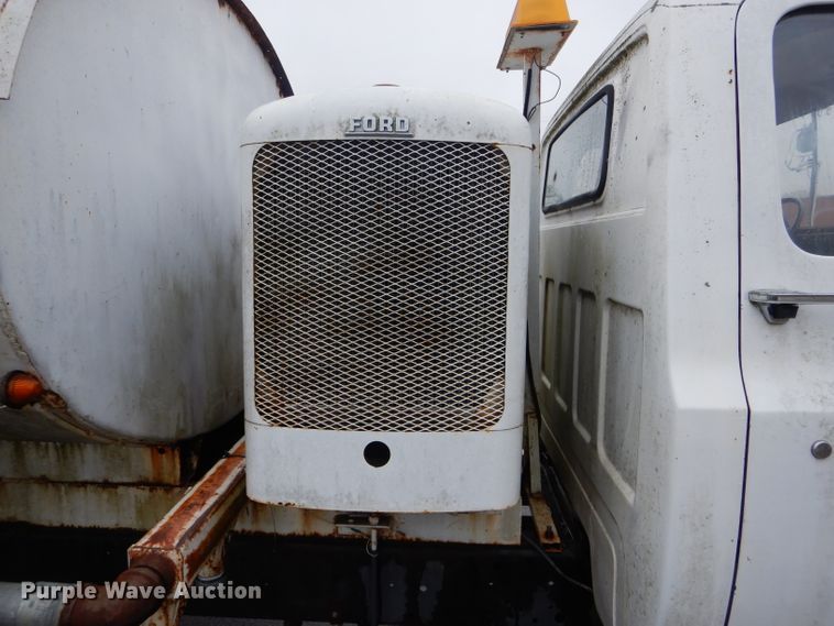 image for item DF3025 1975 Chevrolet C65 water truck