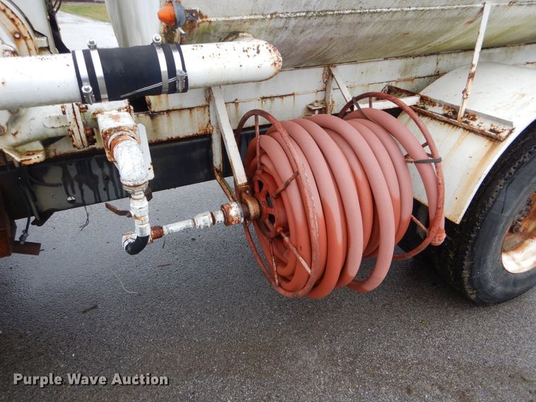 image for item DF3025 1975 Chevrolet C65 water truck