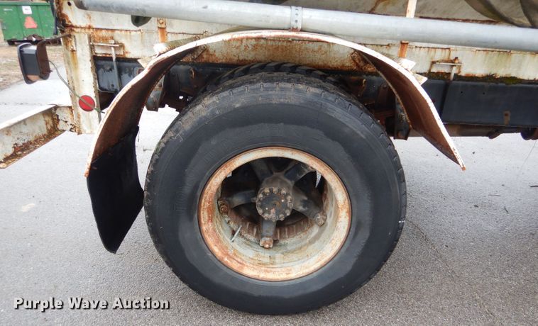 image for item DF3025 1975 Chevrolet C65 water truck