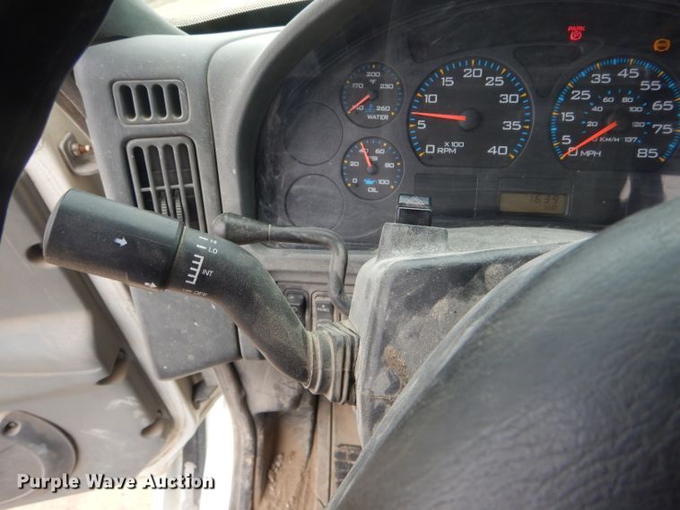 image for item DF3032 2005 International 8600 semi truck