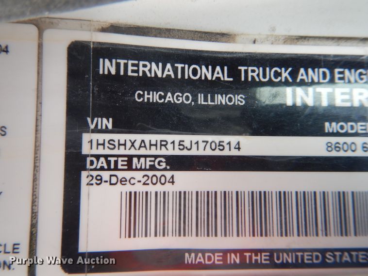 image for item DF3032 2005 International 8600 semi truck