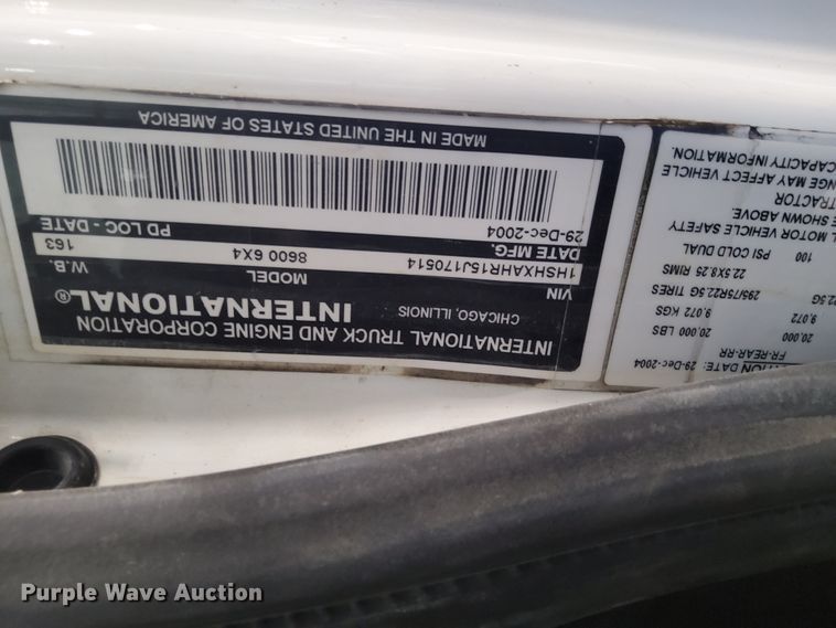 image for item DF3032 2005 International 8600 semi truck