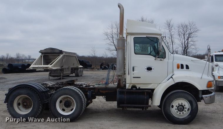 image for item DF3034 2002 Sterling AT9500 semi truck