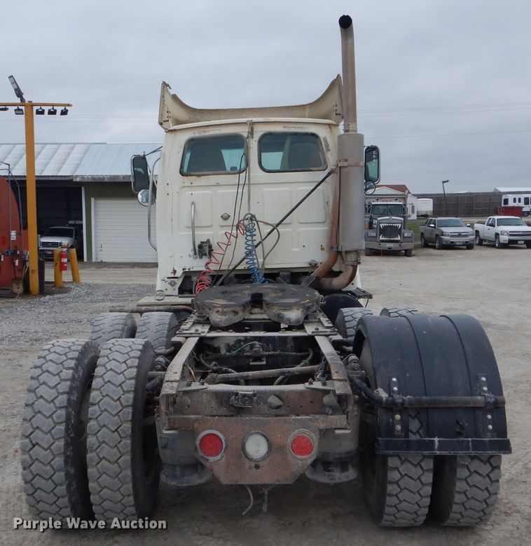 image for item DF3034 2002 Sterling AT9500 semi truck