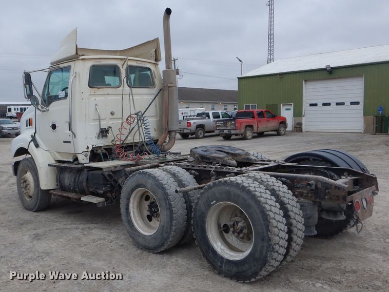 image for item DF3034 2002 Sterling AT9500 semi truck