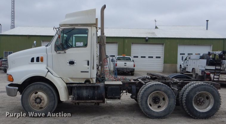 image for item DF3034 2002 Sterling AT9500 semi truck